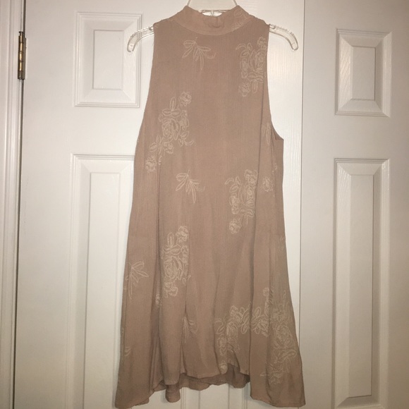 Little beige dress - Picture 1 of 2
