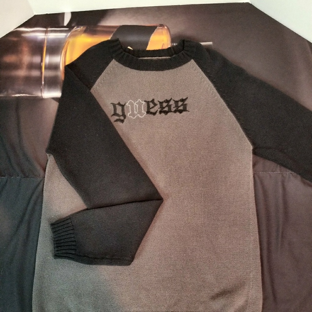 💥Men's Guess Sweater Size: 2XL💥