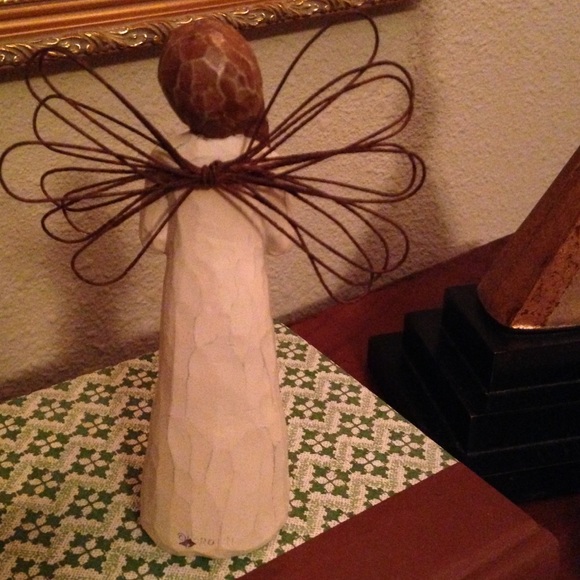 💥SOLD💥Willow Tree Angel of Giving - Picture 3 of 4