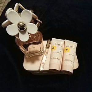 Daisy Perfume
