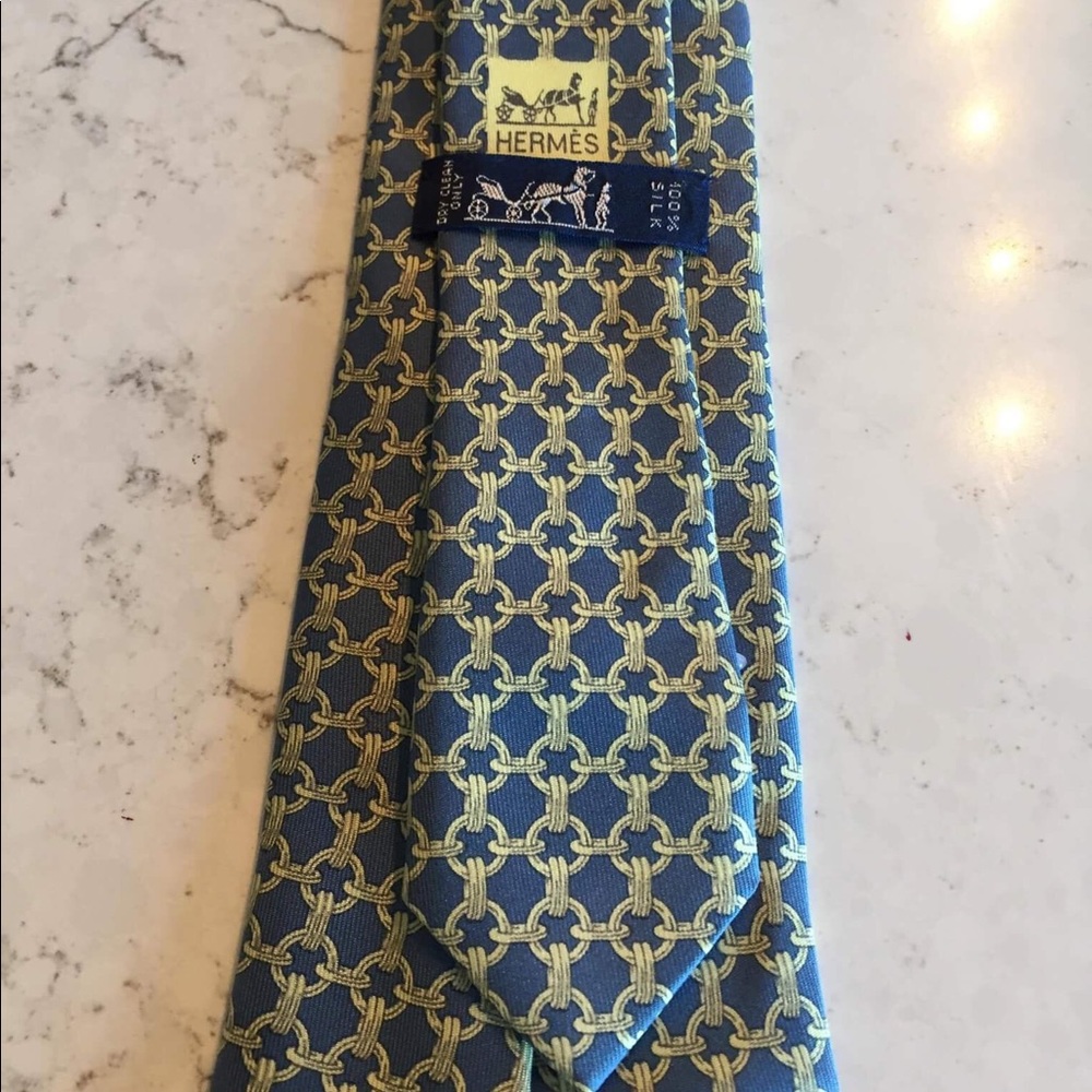 Hermès 100% silk tie