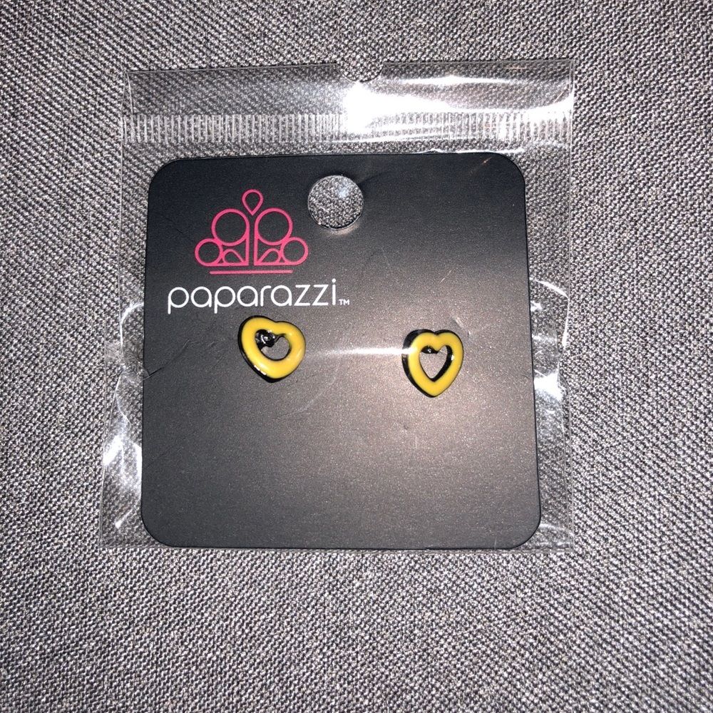 Paparazzi Post Earrings