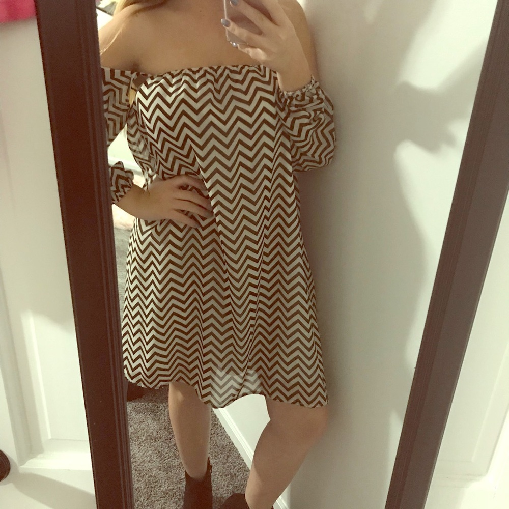 Off the shoulder chevron pattern dress