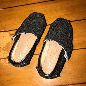 Toms toddler size 6