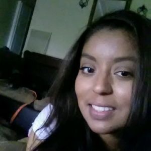 Meet your Posher, Yesenia