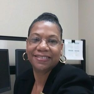 Meet your Posher, Roxanne