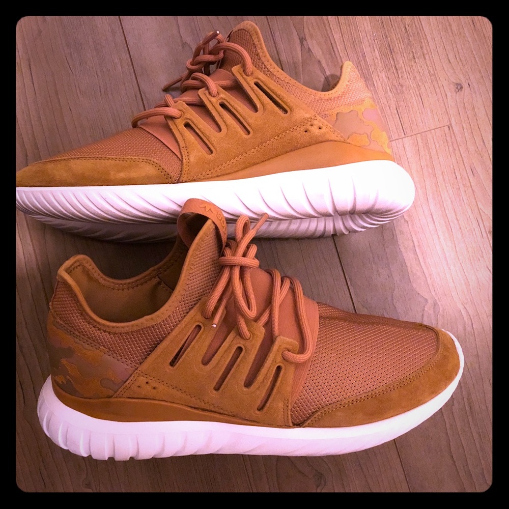 Adidas tubular (new)