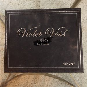 Violet boss holy grail eyeshadow palette