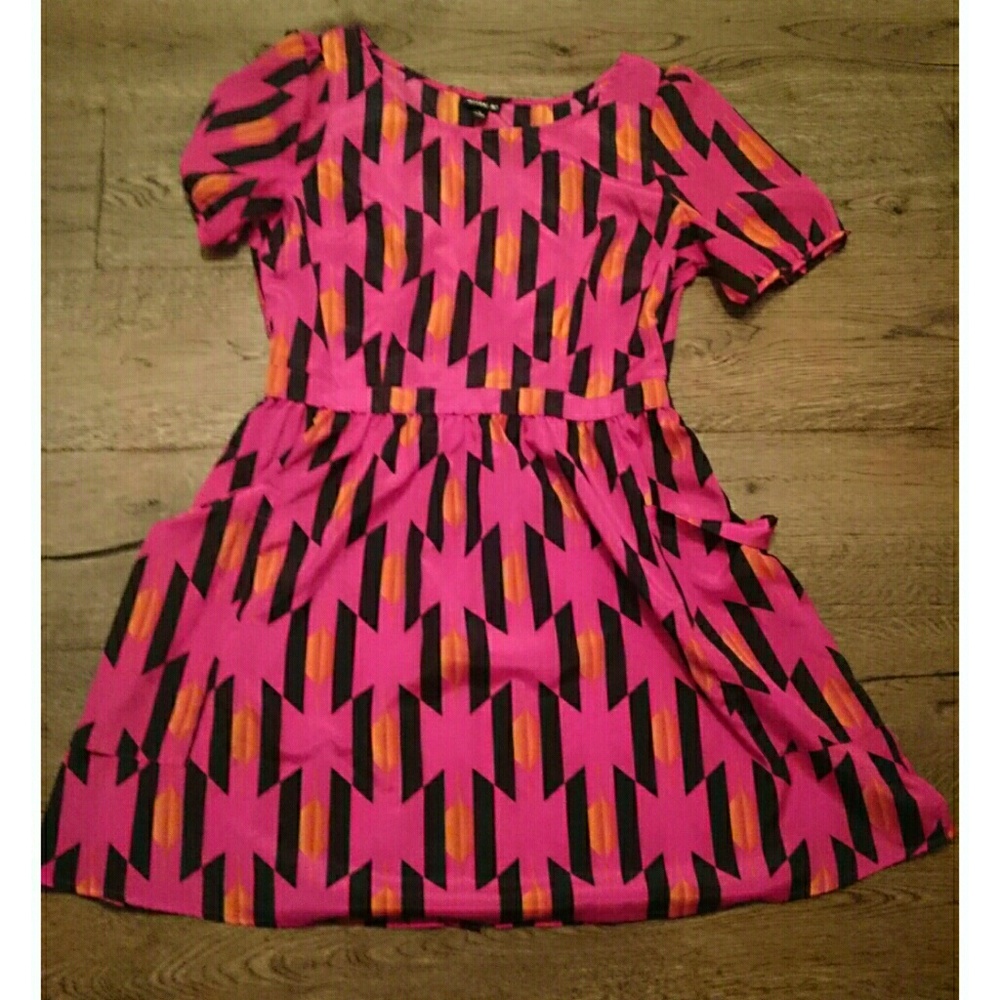 Allen Schwartz Keyhole back button down dress - Picture 4 of 8