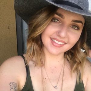 Meet your Posher, Sabrina