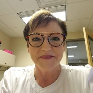 Meet your Posher, Laurie