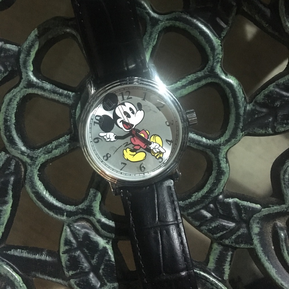 DISNEY MICKEY MOUSE WATCH