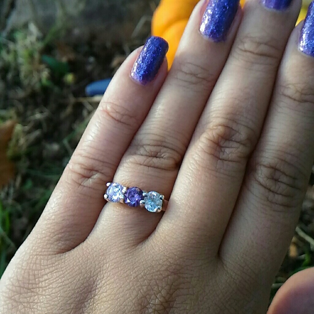 💖SOLD💖Sterling silver shades of purple ring