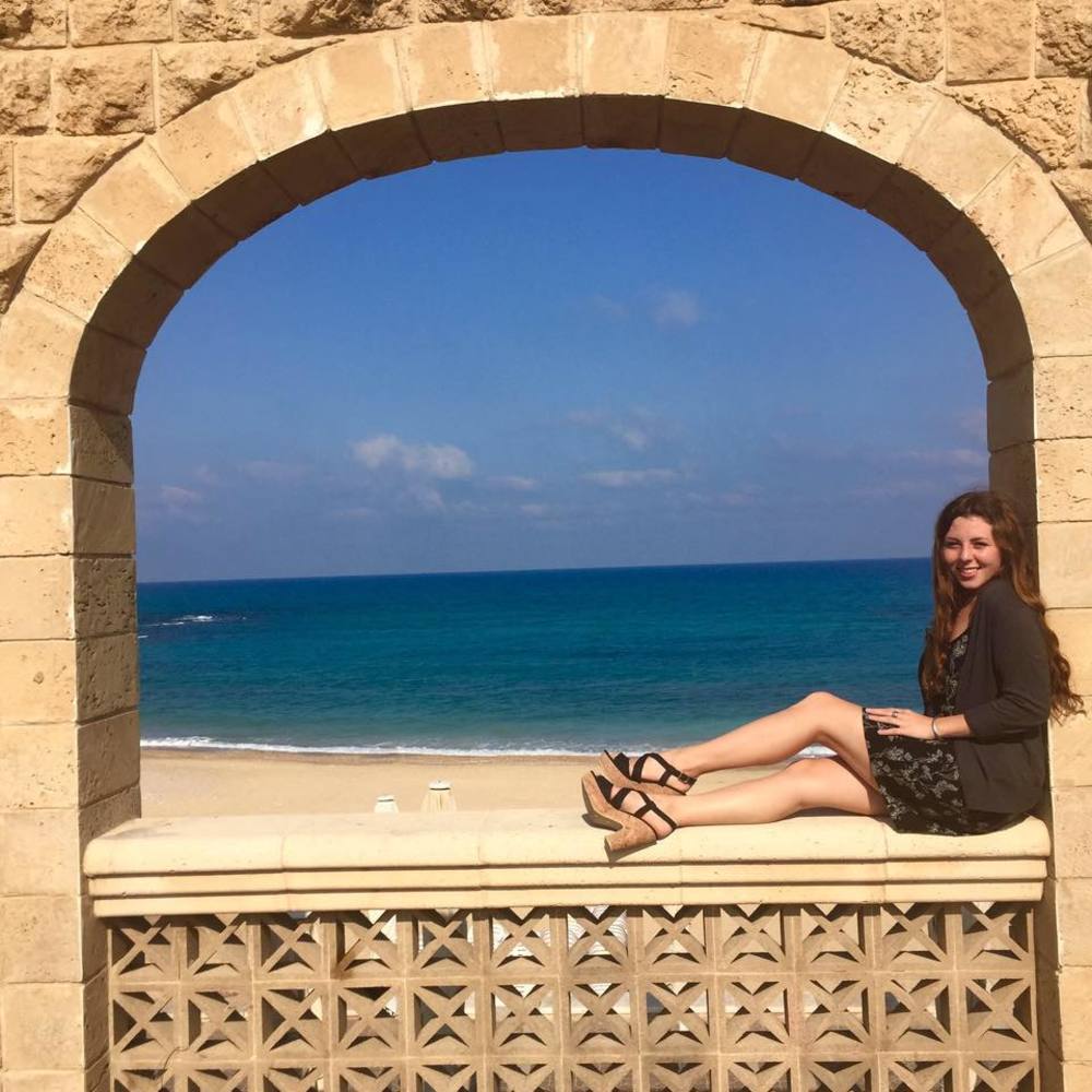 Meet your Posher, Claire