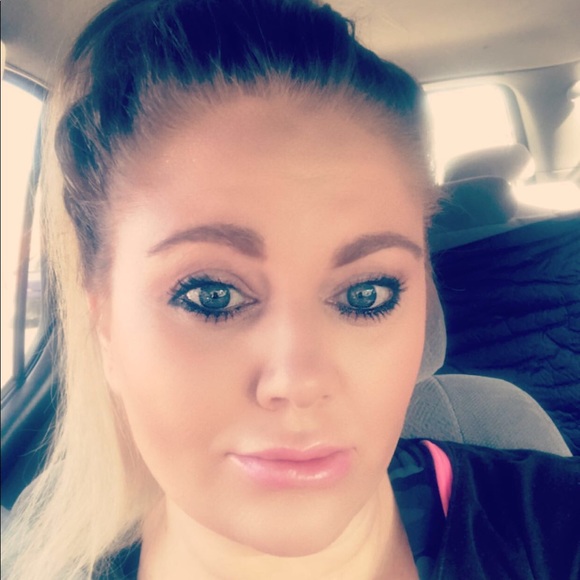 Meet your Posher, Amy - Picture 2 of 8