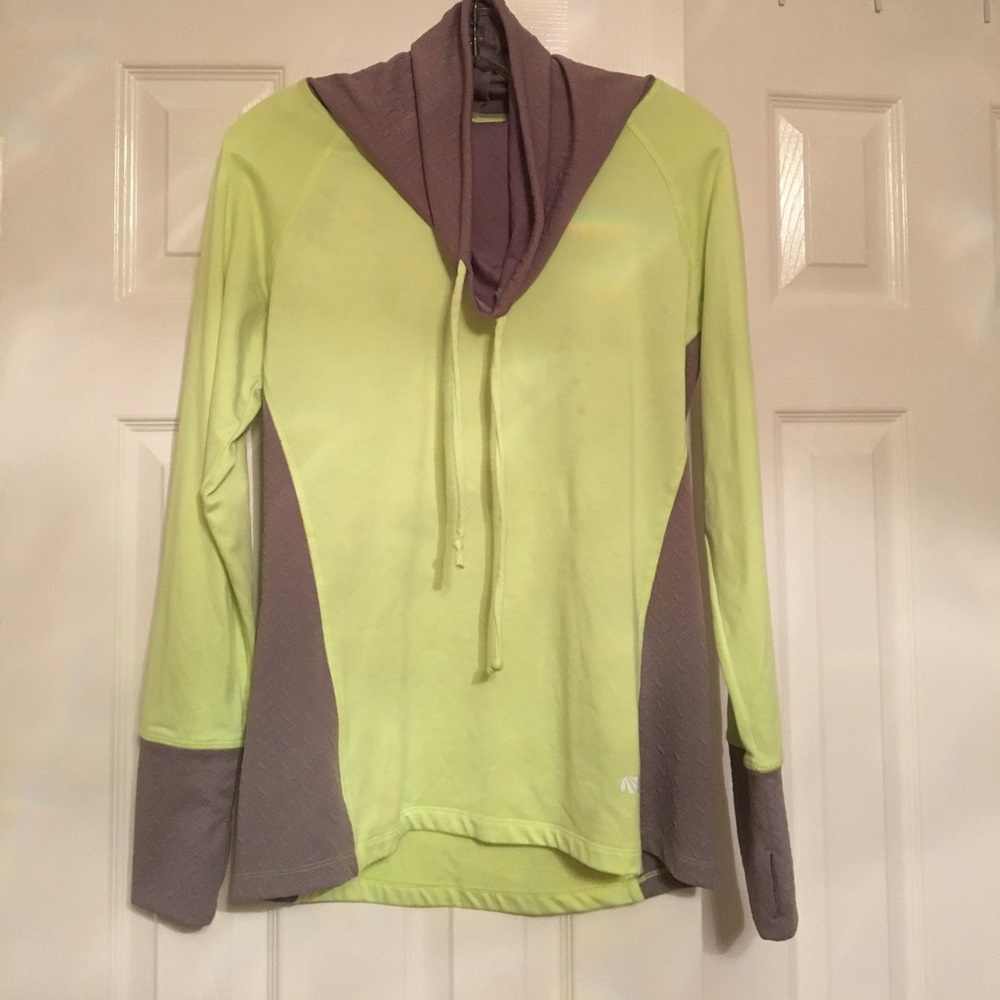 Activewear pullover