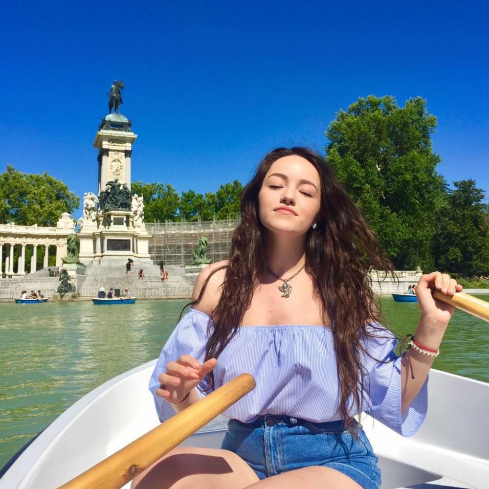 Meet your Posher, Justina