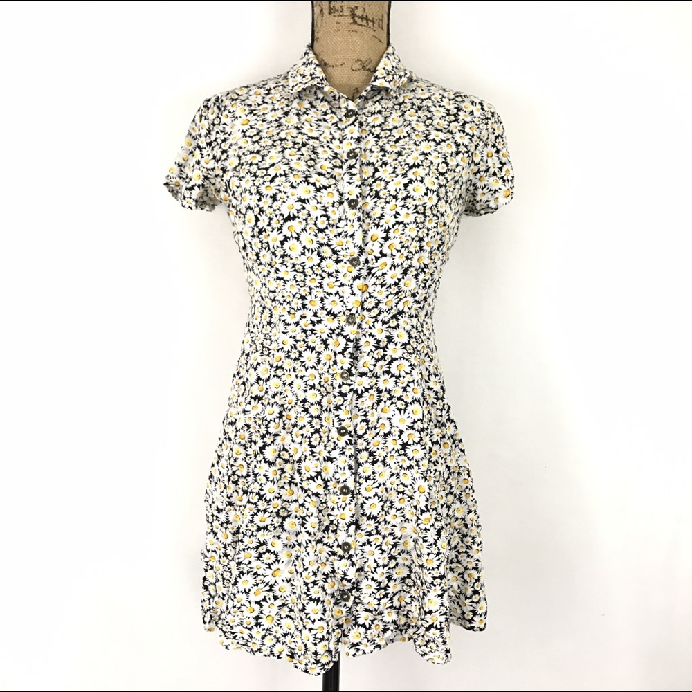 Forever 21 Daisy Floral Dress