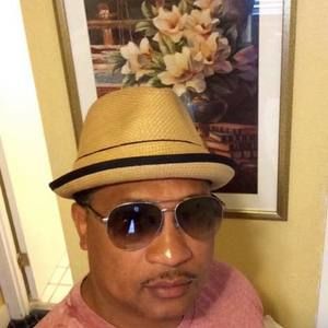 Meet your Posher, Dereke