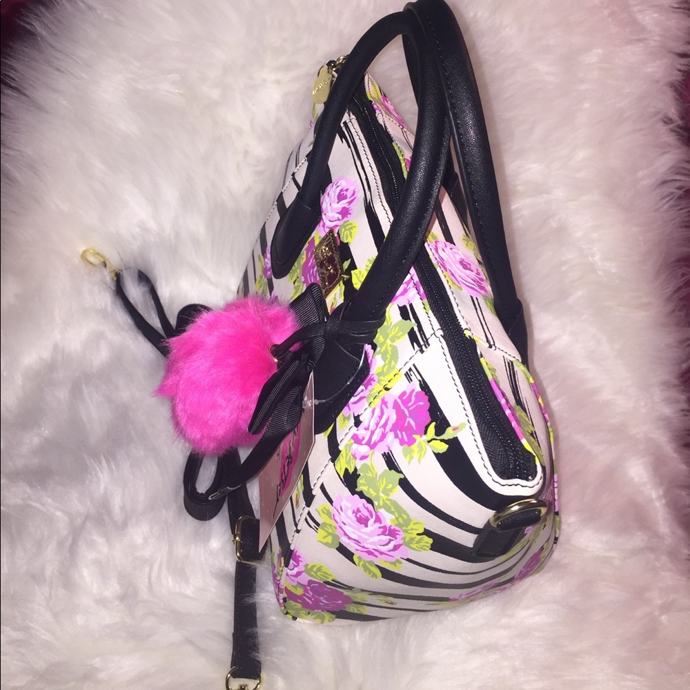 💞👜LUV BetseyJohnson satchel handbag👜💞 - Picture 2 of 8