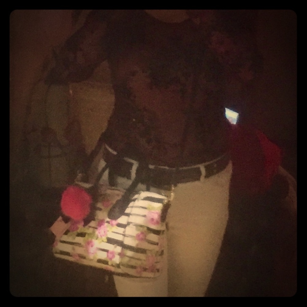 💞👜LUV BetseyJohnson satchel handbag👜💞 - Picture 7 of 8