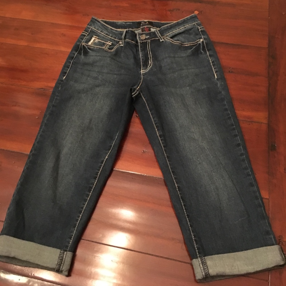 Earl Jeans size 8 Capri blue jeans EUC