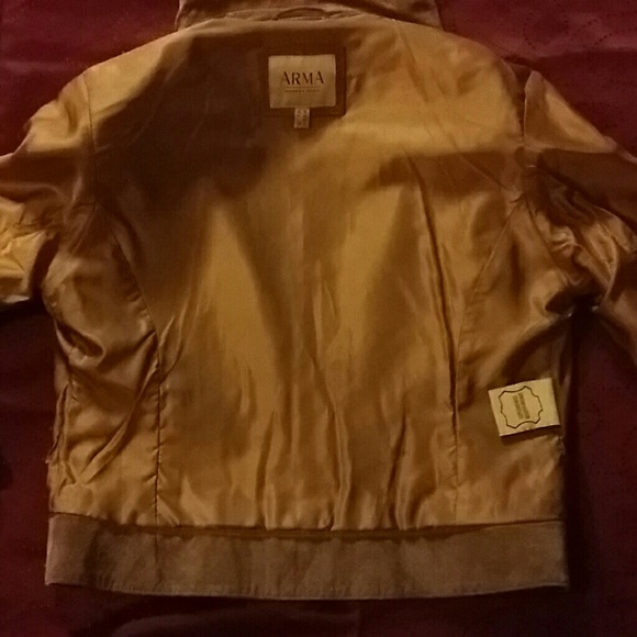 Arma Camel Suede Cropped Blazer - Picture 6 of 7