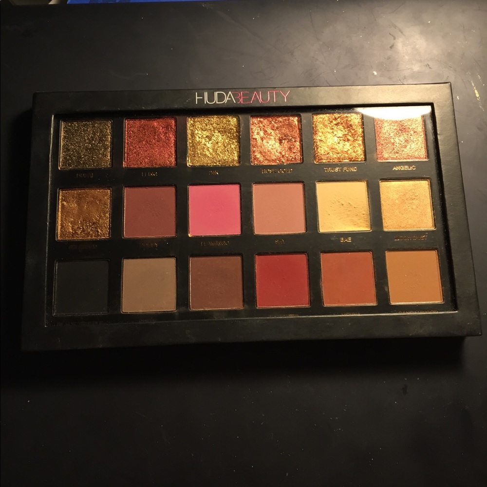 Huda beauty rose gold palette