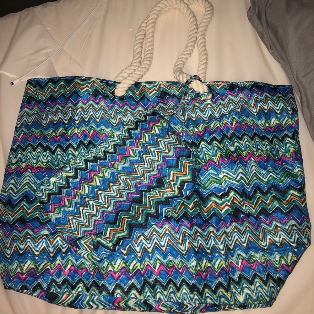 new patterned tote