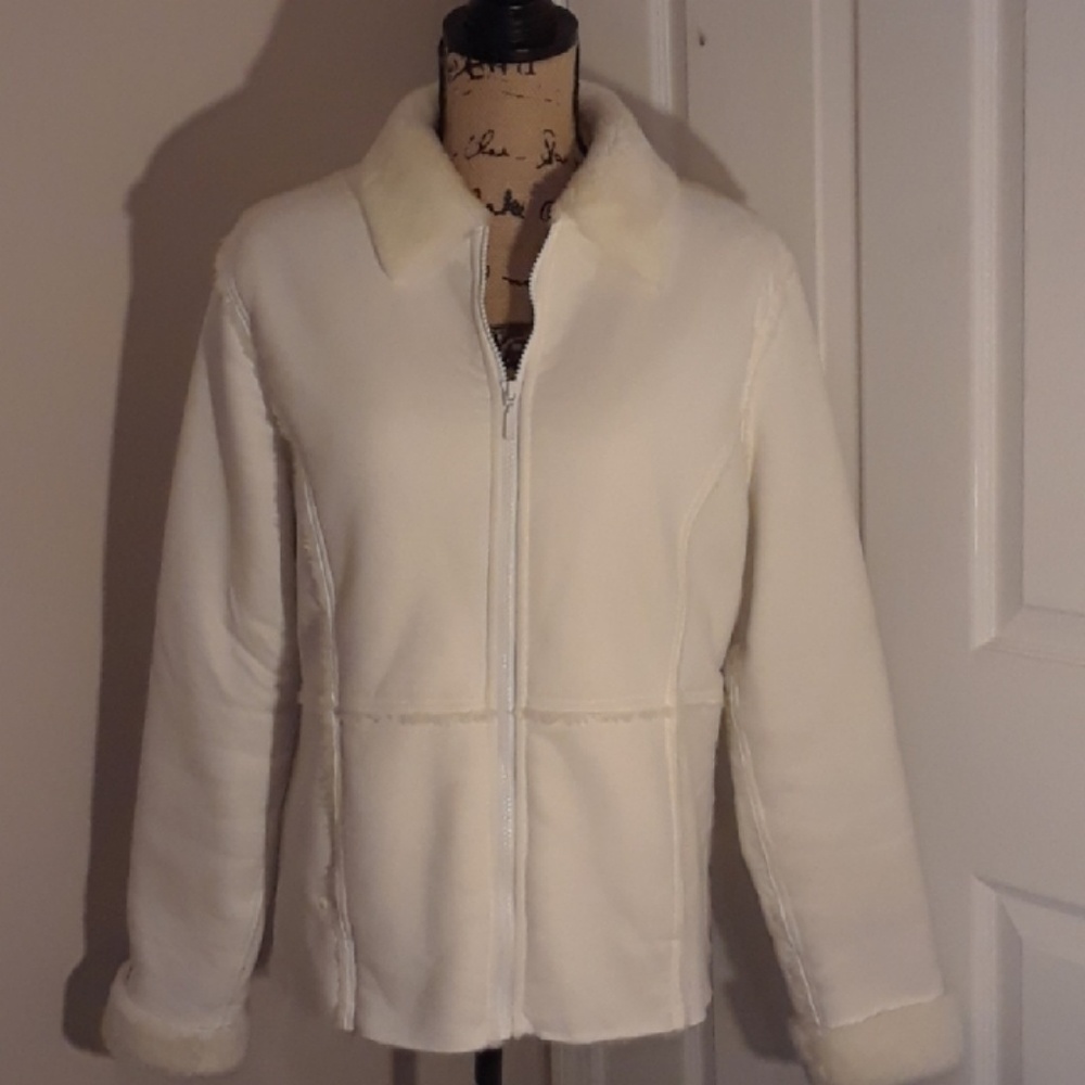 🚫SOLD🚫Kim Rogers Cute Off White Coat