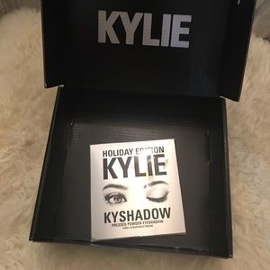 Kylie Cosmetics Holiday Palette