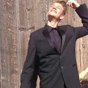 Meet your Posher, Aaron