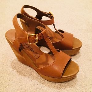 Cathy Jean Leather Strap Wedge Sandals