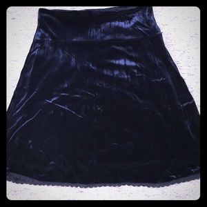 ➡️ Velvet skirt