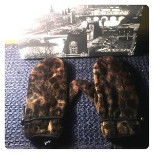 Animal print mittens