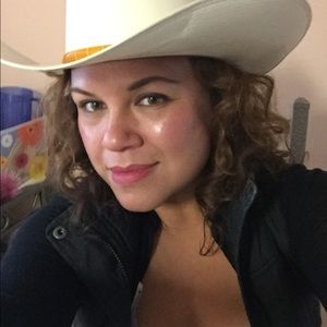 Meet your Posher, Gaby