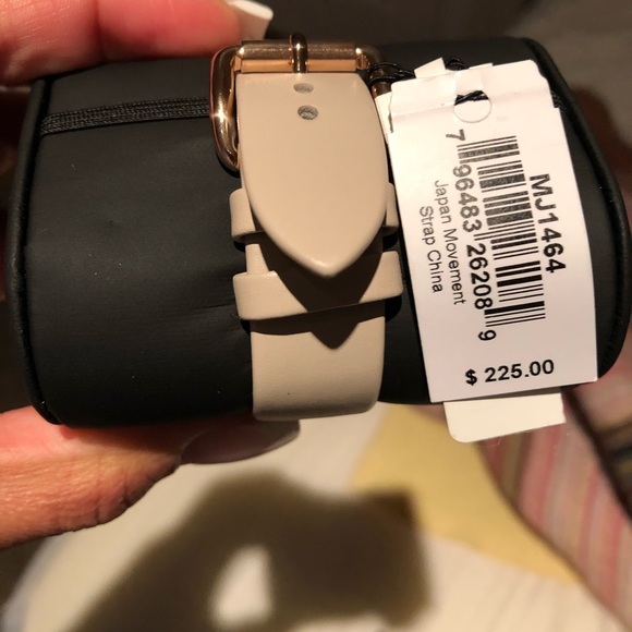 Brand new Marc Jacob watch!! - Picture 3 of 3