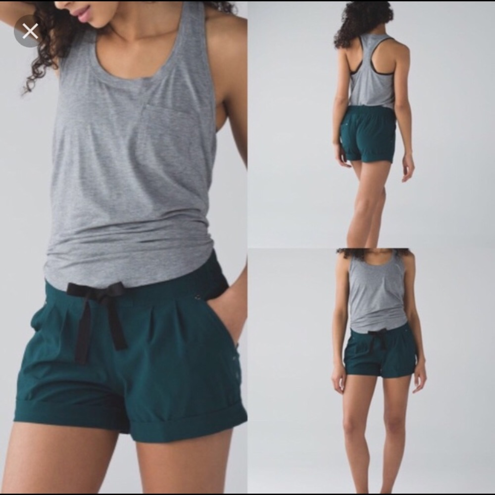 Lululemon Spring breakaway deep green Sz 8 flaws