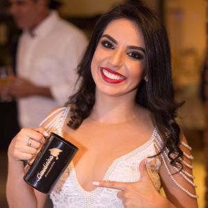 Meet your Posher, Claudia