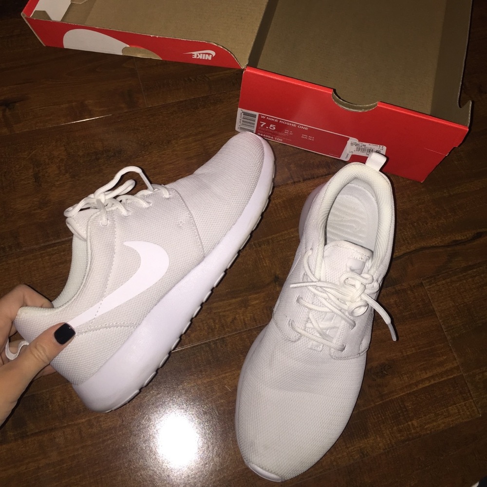 Nike roshes