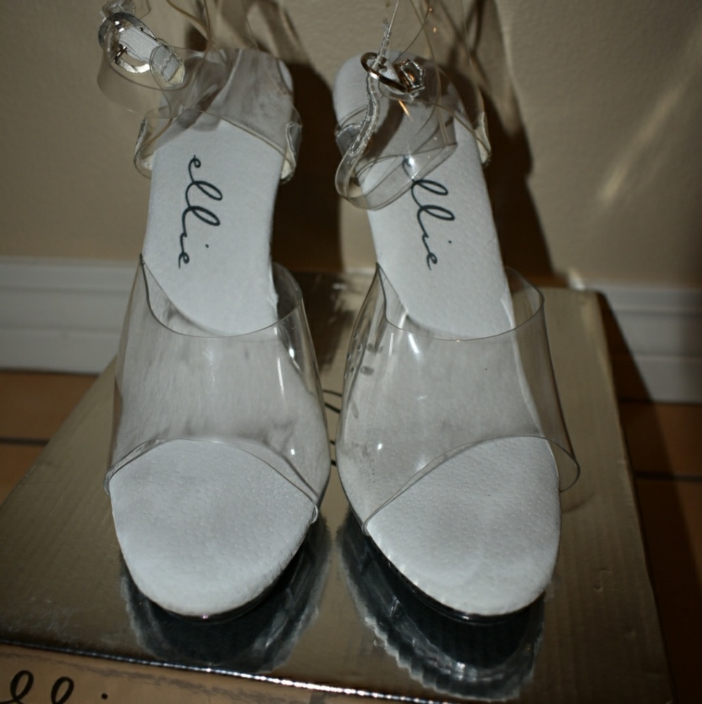 Posing shoes