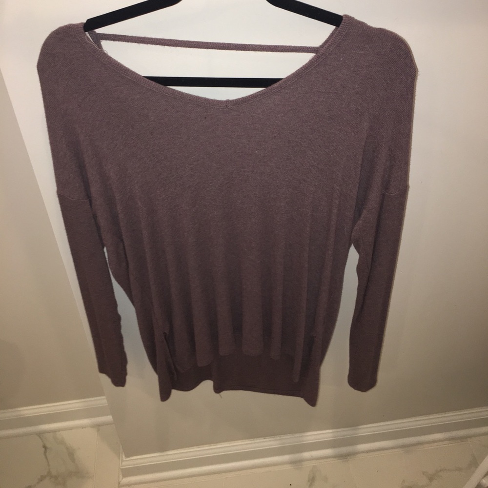 Comfy long sleeve/open back shirt