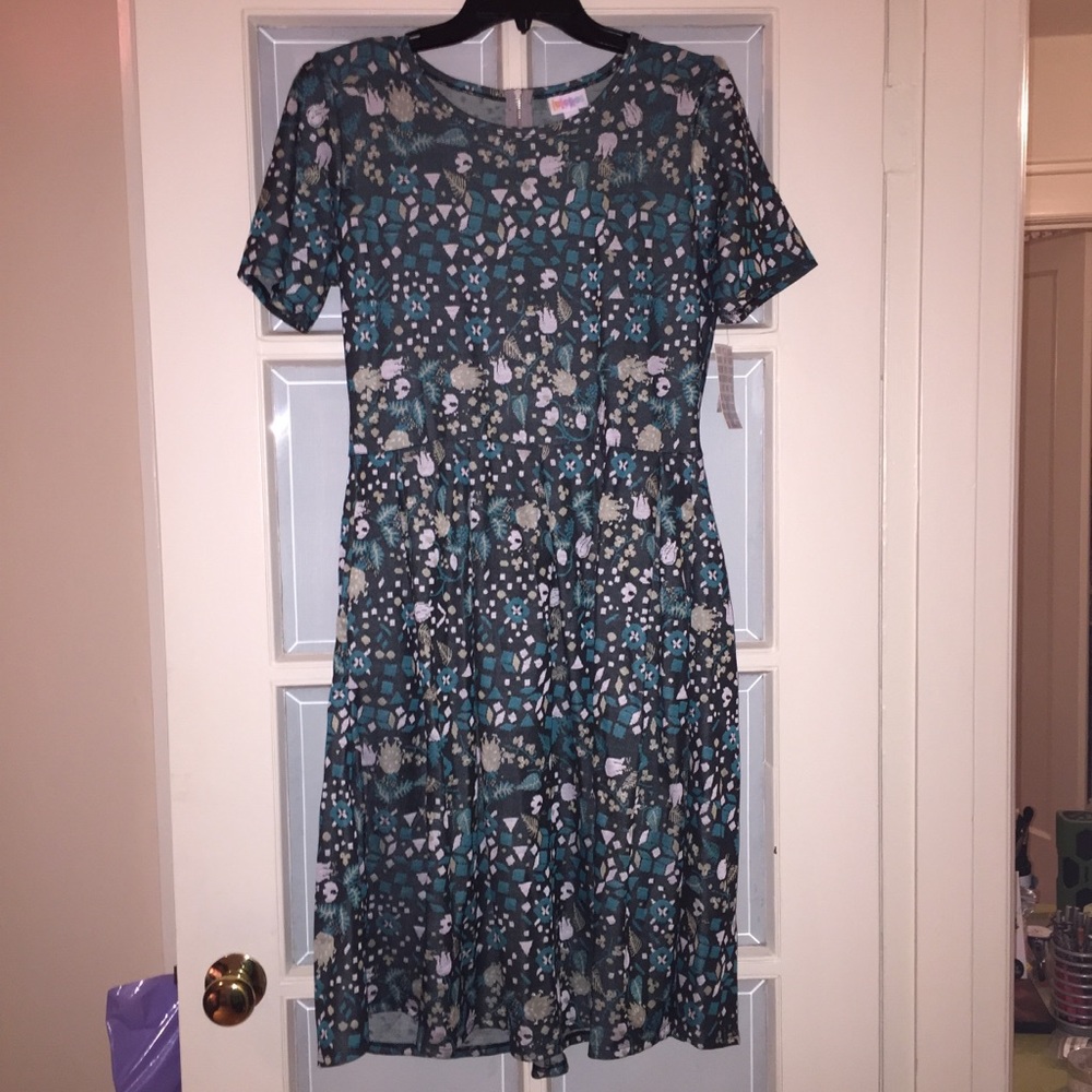LAST CHANCE!! LuLaRoe XL Amelia BNWT jacquard