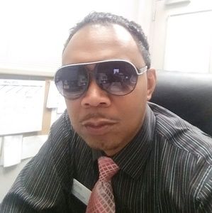 Meet your Posher, Carlos
