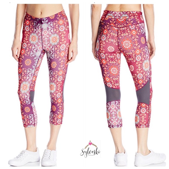 🆕 Roxy Women's Relay Capri Pants - Picture 2 of 4