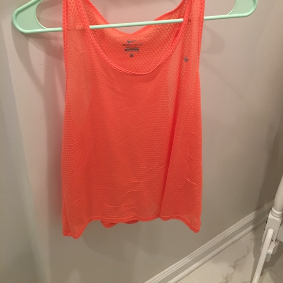 Workout tank - Picture 1 of 4
