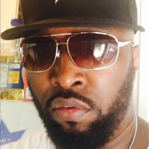 Meet your Posher, Larry