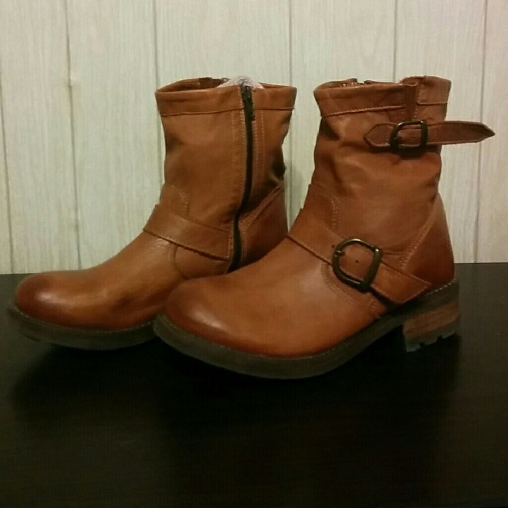 Brown aldo ankle boots. 8.5