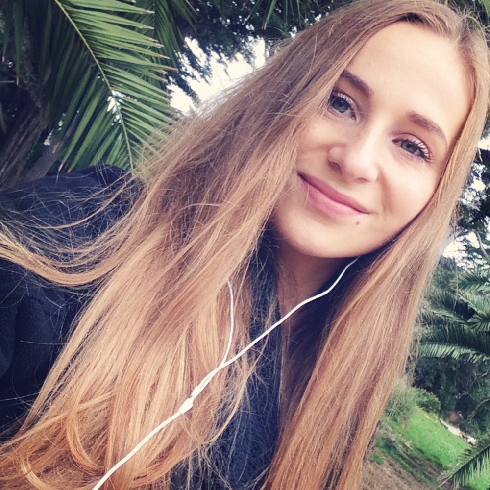 Meet your Posher, Dina