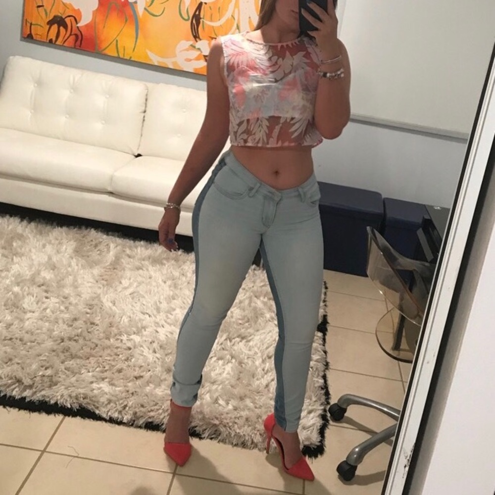 High Fashion Crop Top classy & beautiful